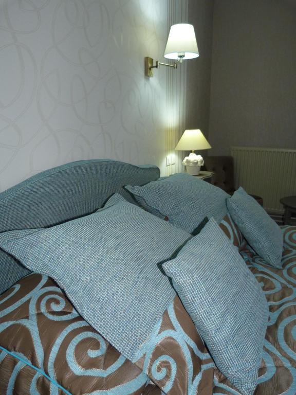 Hotel Le Gue Du Holme Saint-Quentin-sur-le-Homme Rum bild
