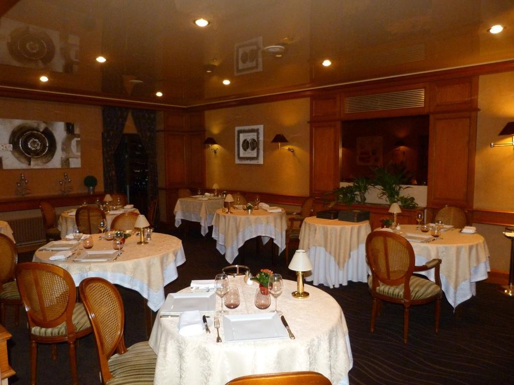 Hotel Le Gue Du Holme Saint-Quentin-sur-le-Homme Exteriör bild