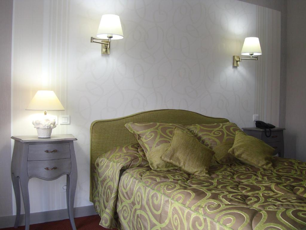 Hotel Le Gue Du Holme Saint-Quentin-sur-le-Homme Rum bild