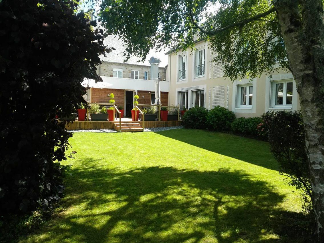 Hotel Le Gue Du Holme Saint-Quentin-sur-le-Homme Exteriör bild