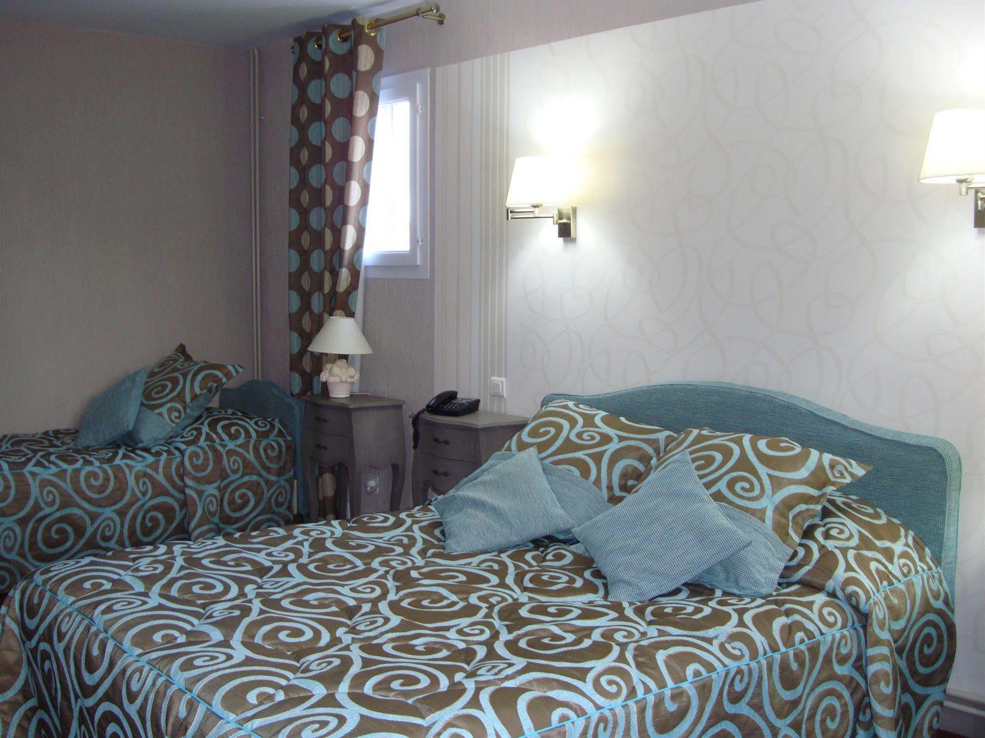 Hotel Le Gue Du Holme Saint-Quentin-sur-le-Homme Exteriör bild