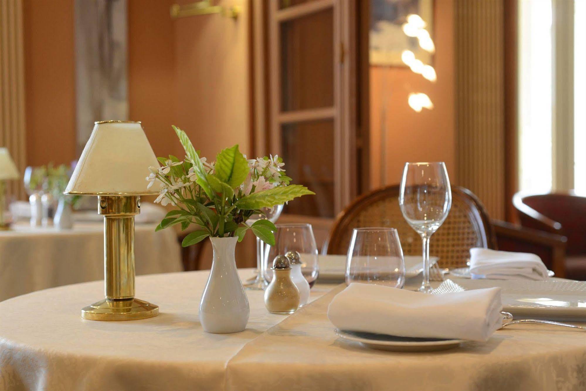 Hotel Le Gue Du Holme Saint-Quentin-sur-le-Homme Exteriör bild