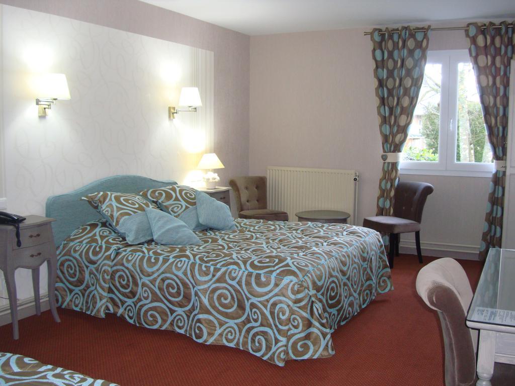Hotel Le Gue Du Holme Saint-Quentin-sur-le-Homme Rum bild